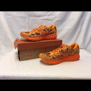 Brooks Ghost Thanksgiving Shoes size 8